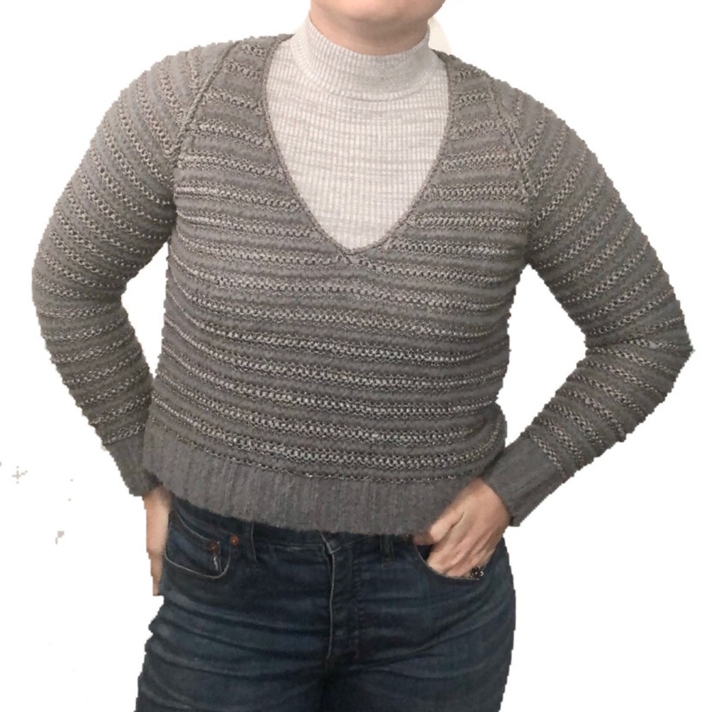 Marci Jacobs grey knit metallic crop sweater